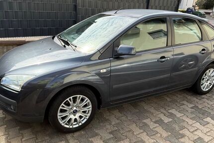 Ford Focus 220.000 km 2.199 &euro; Büdingen 63654