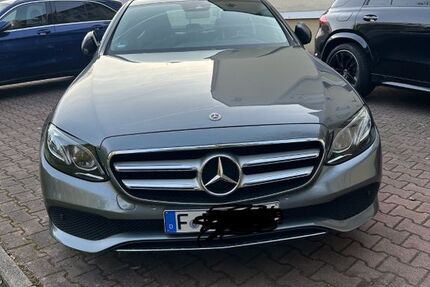 Mercedes-Benz 220 99.000 km 27.000 &euro; Frankfurt am Main 60386