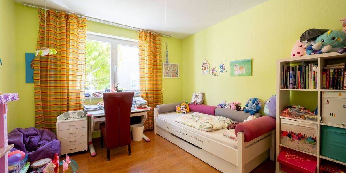 Einfamilienhaus Frankfurt am Main Kalbach-Riedberg - 8 Zimmer, 235 m&sup2;, 4.800&euro; | Angebot:26596231