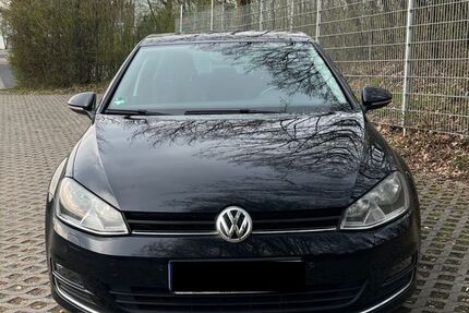 VW Golf 97.000 km 11.900 &euro; Büdingen 63654