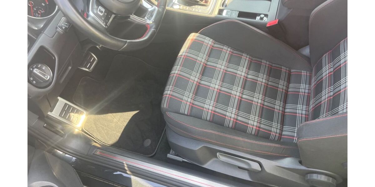 VW Golf 34.433 km 18.000 &euro; Goldbach 63773