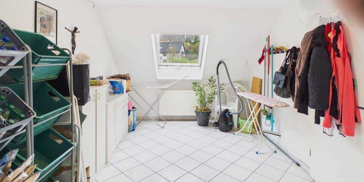 Einfamilienhaus Geiselbach - 7 Zimmer, 202 m&sup2;, 468.000&euro; | Angebot:25747646