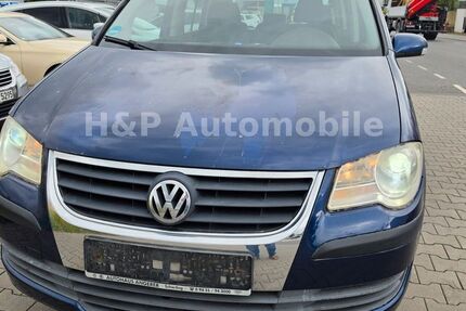 VW Touran 119.000 km 4.250 &euro; Dietzenbach 63128