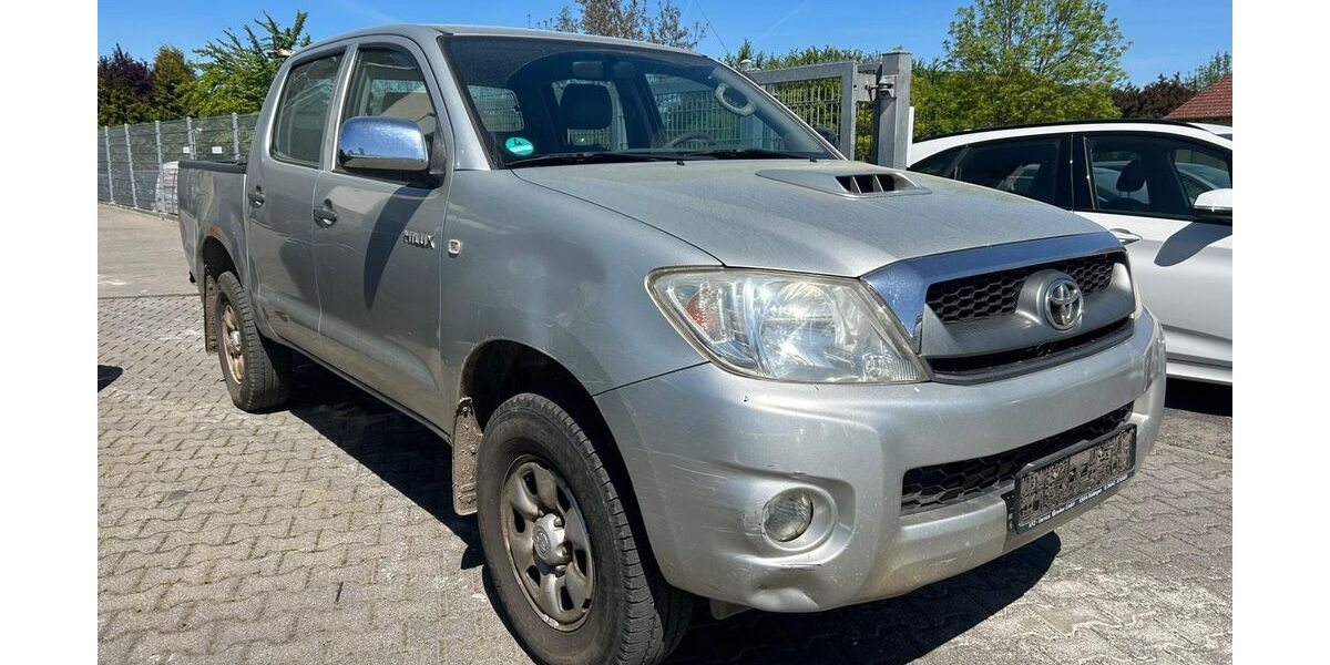 Toyota Hilux 310.000 km 8.999 &euro; Büdingen 63654