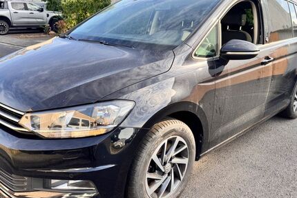 VW Touran 209.277 km 9.790 &euro; Rodenbach 63517