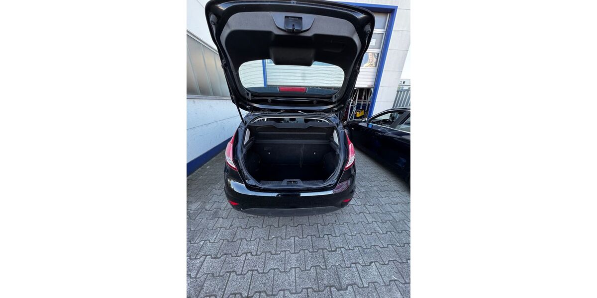 Ford Fiesta 193.000 km 3.250 &euro; Frankfurt 60437