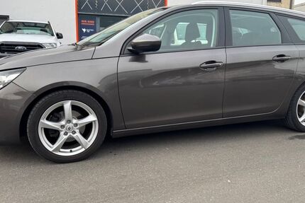 Peugeot 308 124.000 km 8.999 &euro; Frankfurt am Main 60314