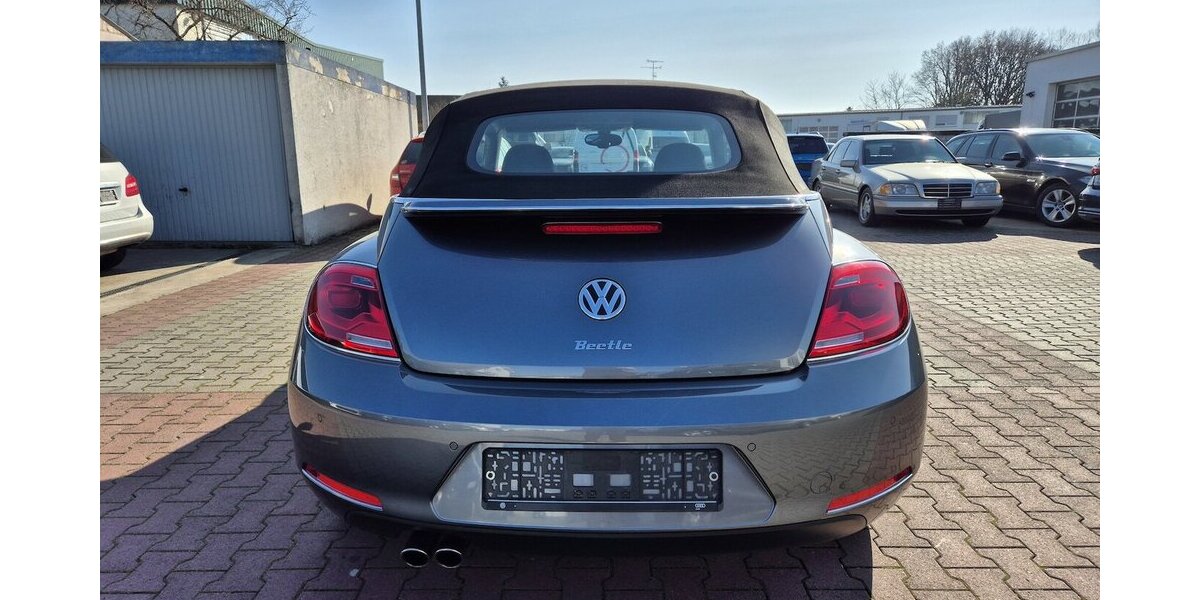 VW Beetle Sport Fender Soundsystem, Bi-Xenon, Navigat 68.122 km 16.890 &euro; Rodgau 63110