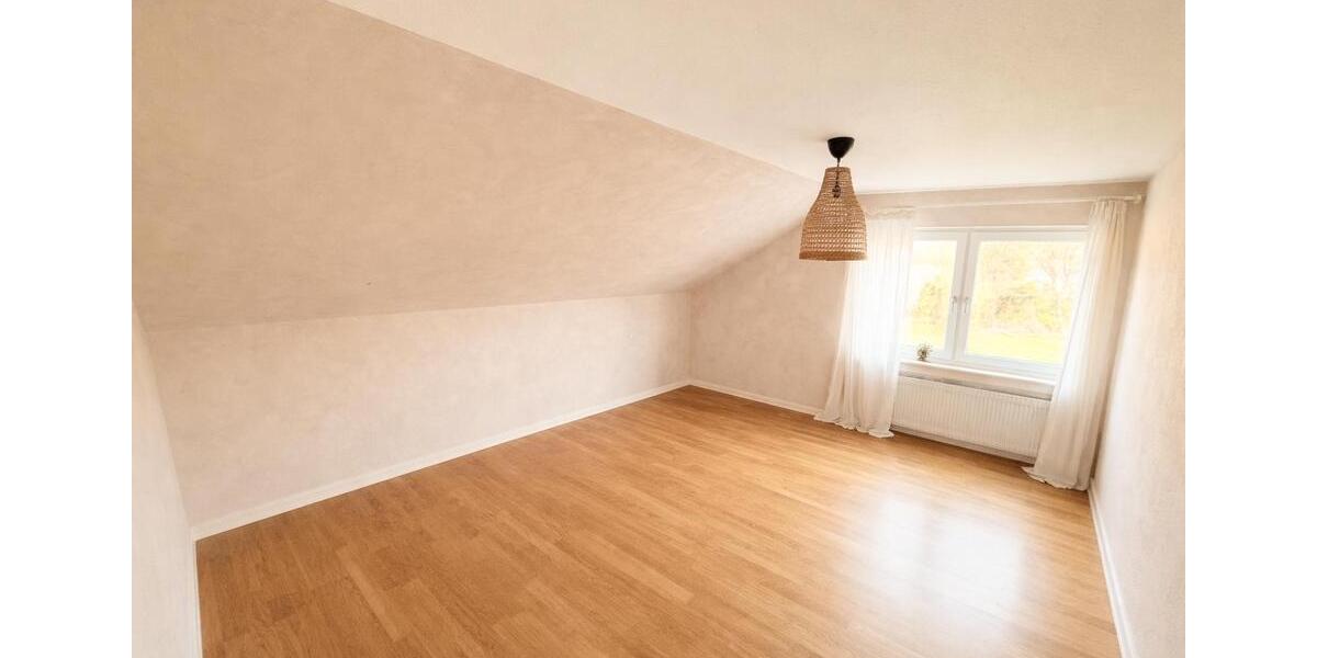 Dachgeschoßwohnung Goldbach - 3 Zimmer, 95 m&sup2;, 320.000&euro; | Angebot:26778916