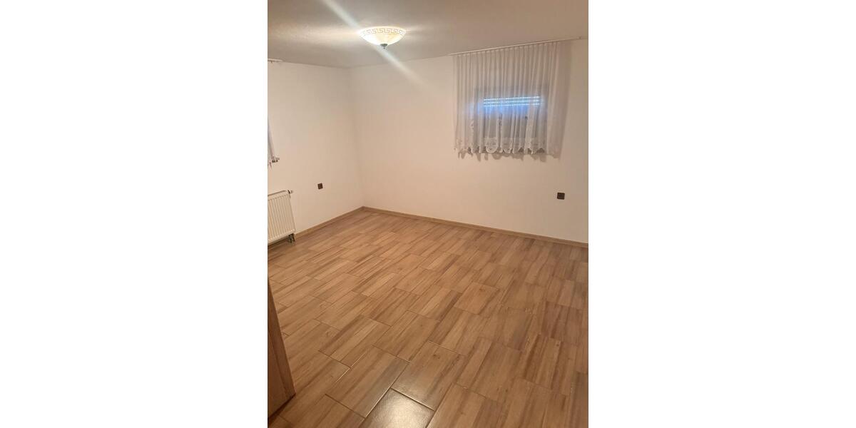 Einfamilienhaus Friedberg (Hessen) - 6 Zimmer, 250 m&sup2;, 400.000&euro; | Angebot:26052883