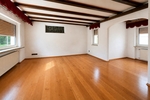 Mehrfamilienhaus mit Ladeneinheit und Entwicklungspotenzial auf großzügigem Grundstück in Frankfurt-Nieder Eschbach - Mehrfamilienhaus, Wohnhaus Frankfurt am Main Bonames | Angebot:26475933