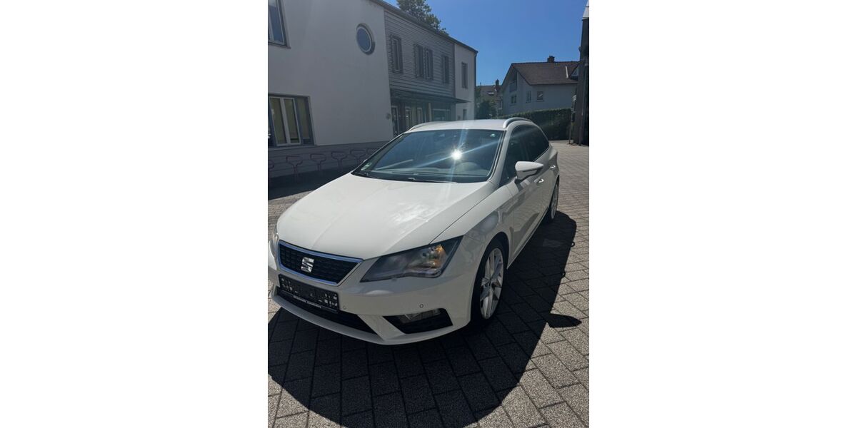 Seat Leon 94.742 km 11.990 &euro; Aschaffenburg 63741