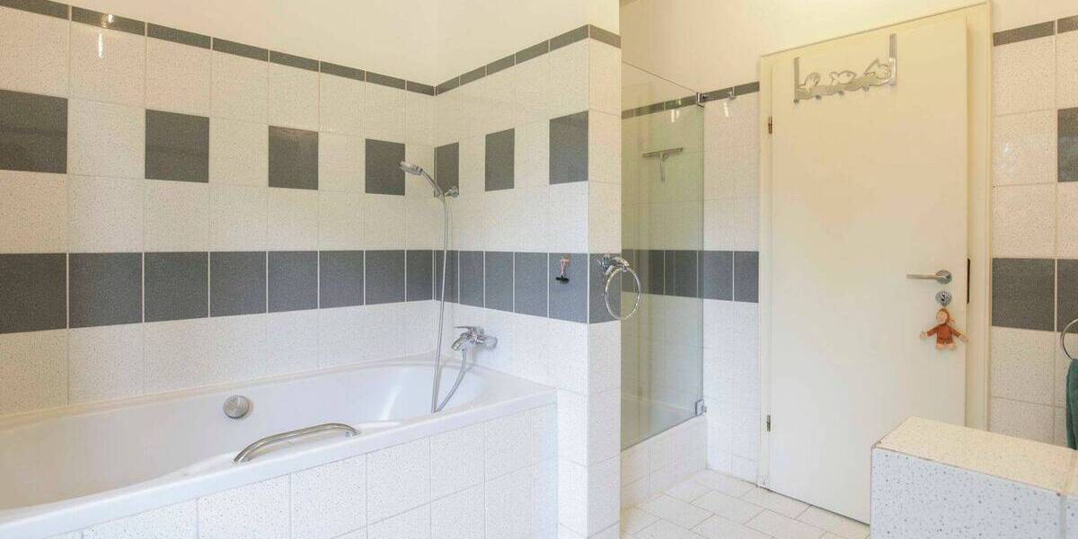 Mehrfamilienhaus, Wohnhaus Büdingen Calbach - 9 Zimmer, 495.000&euro; | Angebot:26930071