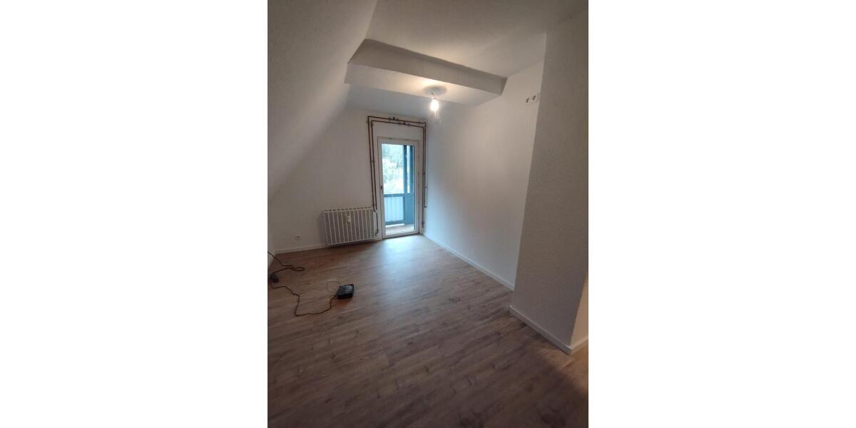 Dachgeschoßwohnung Krombach - 4.5 Zimmer, 94 m&sup2;, 1.010&euro; | Angebot:25951771