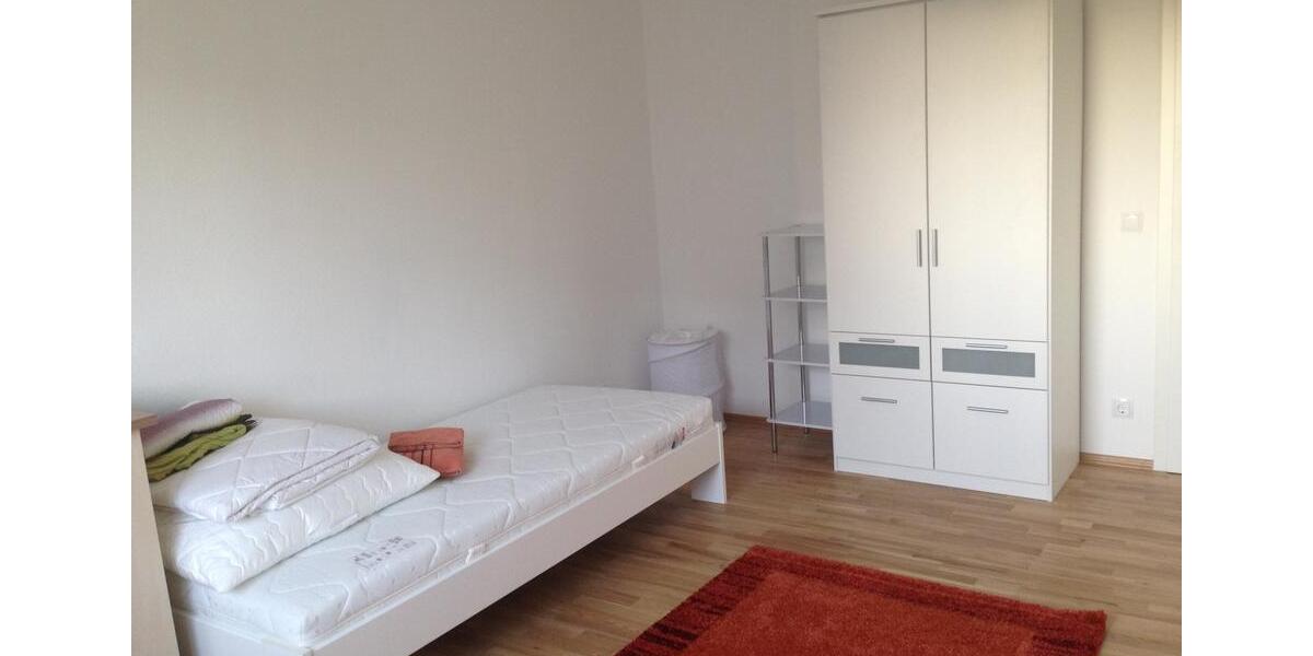 Etagenwohnung Frankfurt am Main Nord-Ost - 3 Zimmer, 82 m&sup2;, 1.200&euro; | Angebot:25632932