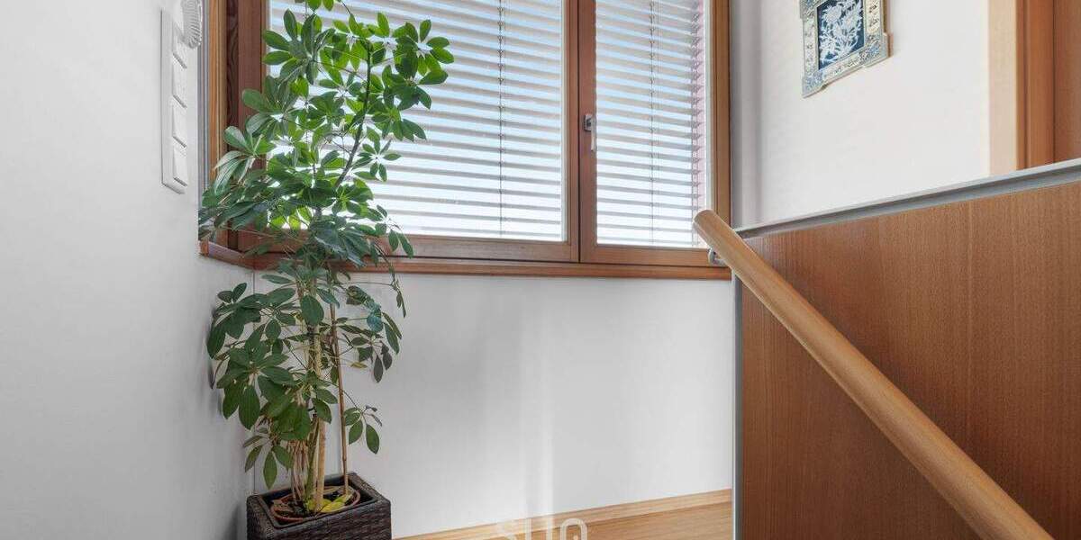 Reihenmittelhaus Frankfurt am Main Kalbach-Riedberg - 6 Zimmer, 160 m&sup2;, 1.150.000&euro; | Angebot:25691061