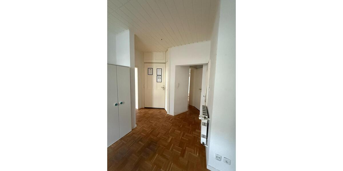 Etagenwohnung Frankfurt am Main Bornheim - 4 Zimmer, 100 m&sup2;, 750&euro; | Angebot:25934783