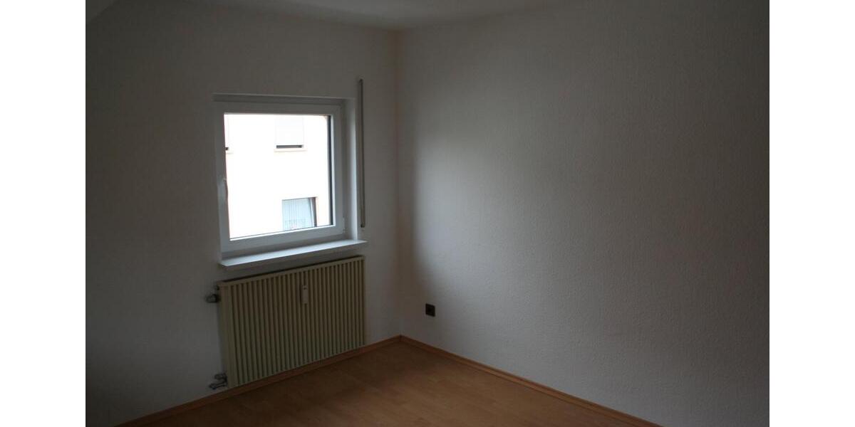 Dachgeschoßwohnung Dreieich - 2 Zimmer, 80 m&sup2;, 1.050&euro; | Angebot:25968053
