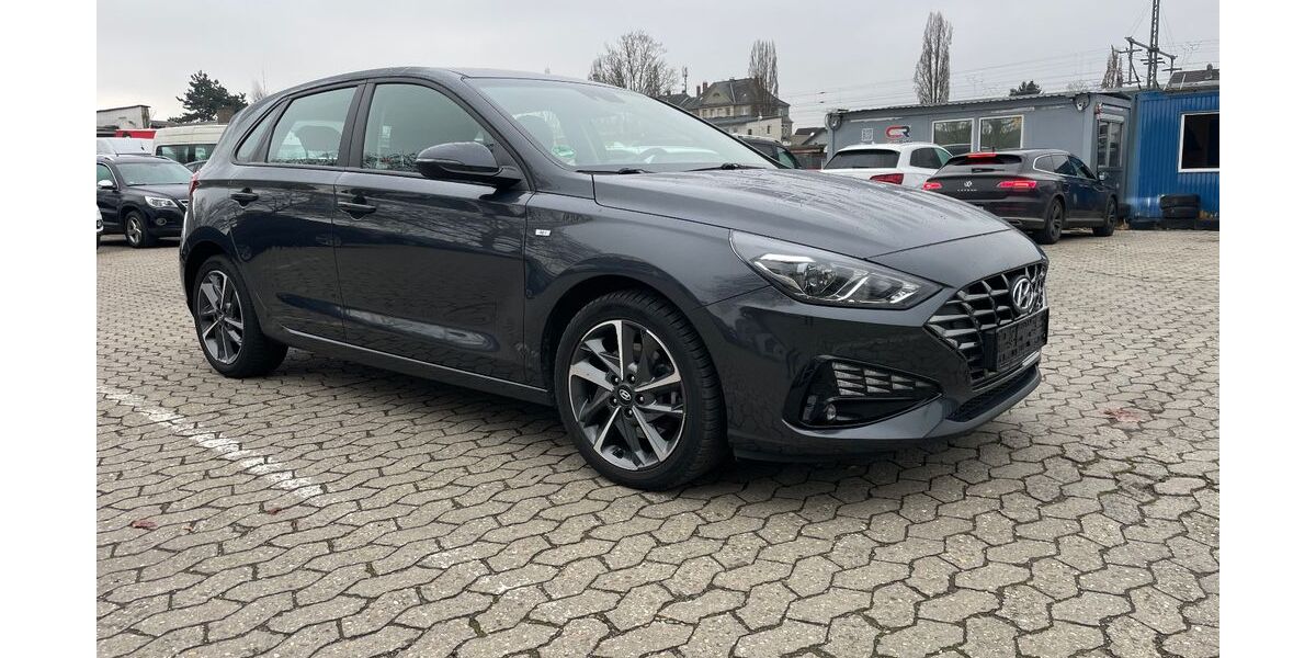 Hyundai i30 75.745 km 14.999 &euro; Frankfurt am Main 65933
