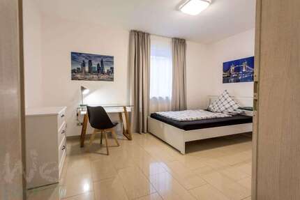 Zimmer Frankfurt am Main Niederrad - 4 Zimmer, 700&euro; | Angebot:26039428