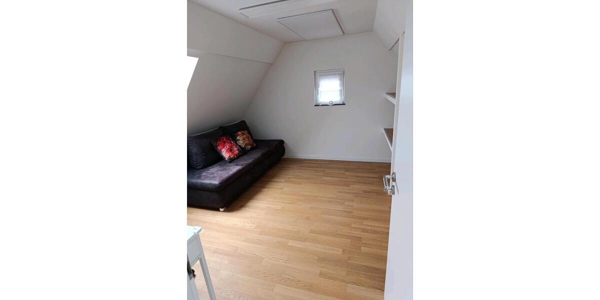 Etagenwohnung Kelsterbach - 1 Zimmer, 90 m&sup2;, 1.800&euro; | Angebot:24780765