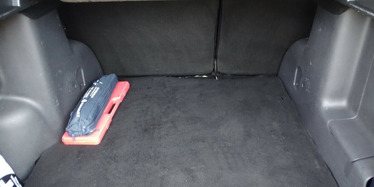 Dacia Duster 1,2l Black Shadow 4x2 Klima, Einparkhilfe h 119.200 km 6.990 &euro; Rodgau 63110