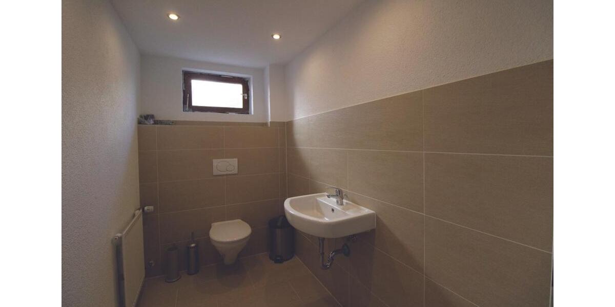 Einfamilienhaus Freigericht - 4 Zimmer, 235 m&sup2;, 2.000&euro; | Angebot:25365735