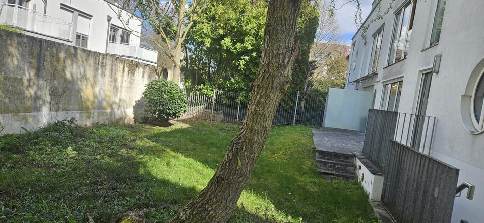 Erdgeschoßwohnung Frankfurt am Main Mitte-West - 4 Zimmer, 128 m&sup2;, 2.050&euro; | Angebot:25923522