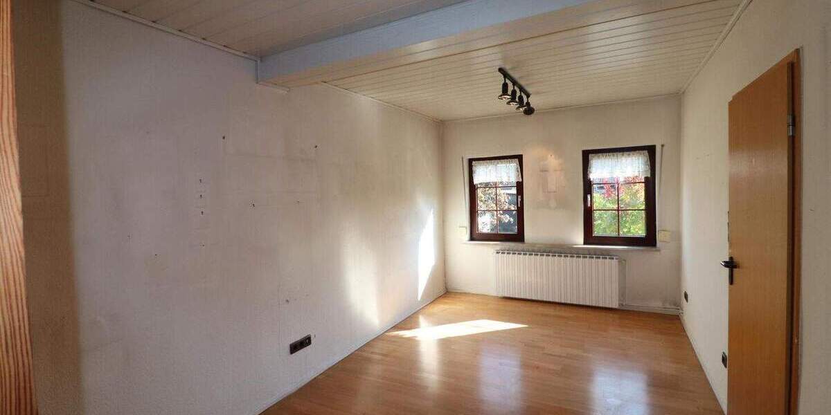 Bauernhaus, Landhaus Echzell Gettenau - 9 Zimmer, 171 m&sup2;, 350.000&euro; | Angebot:25772102