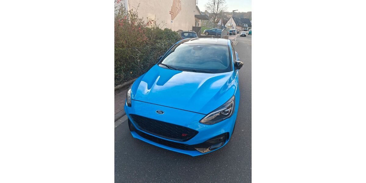 Ford Focus 58.000 km 22.999 &euro; Glattbach 63864