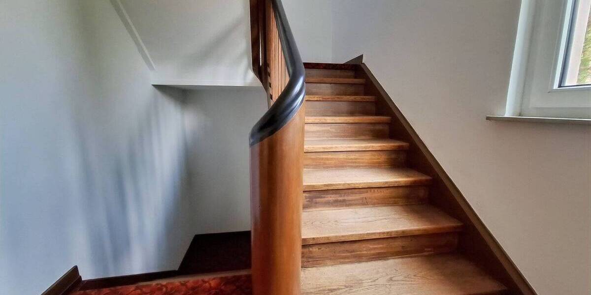 Doppelhaushälfte Frankfurt Sossenheim - 8 Zimmer, 180 m&sup2;, 495.000&euro; | Angebot:25916312