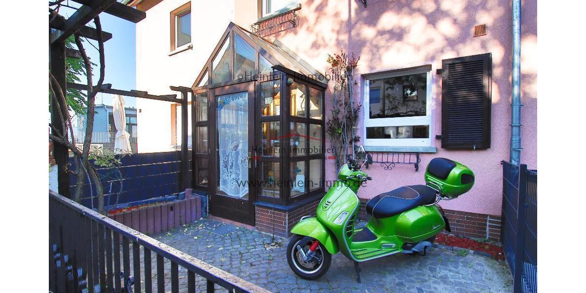 Charmantes Reihenmittelhaus 5 ZKBB* tgl.Badezimmer* kleiner Garten* Gartenhütte* Frankfurt-Gallus - Reihenmittelhaus Frankfurt Gallus Viertel | Angebot:26033989