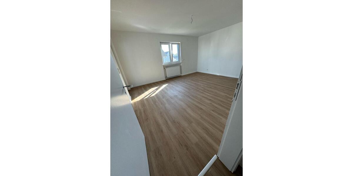 Etagenwohnung Bruchköbel - 3 Zimmer, 120 m&sup2;, 1.250&euro; | Angebot:27585300