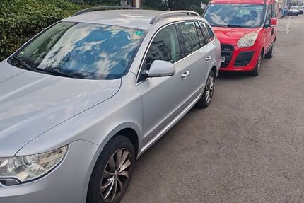 Skoda Superb 208.000 km 2.500 &euro; Frankfurt 60528