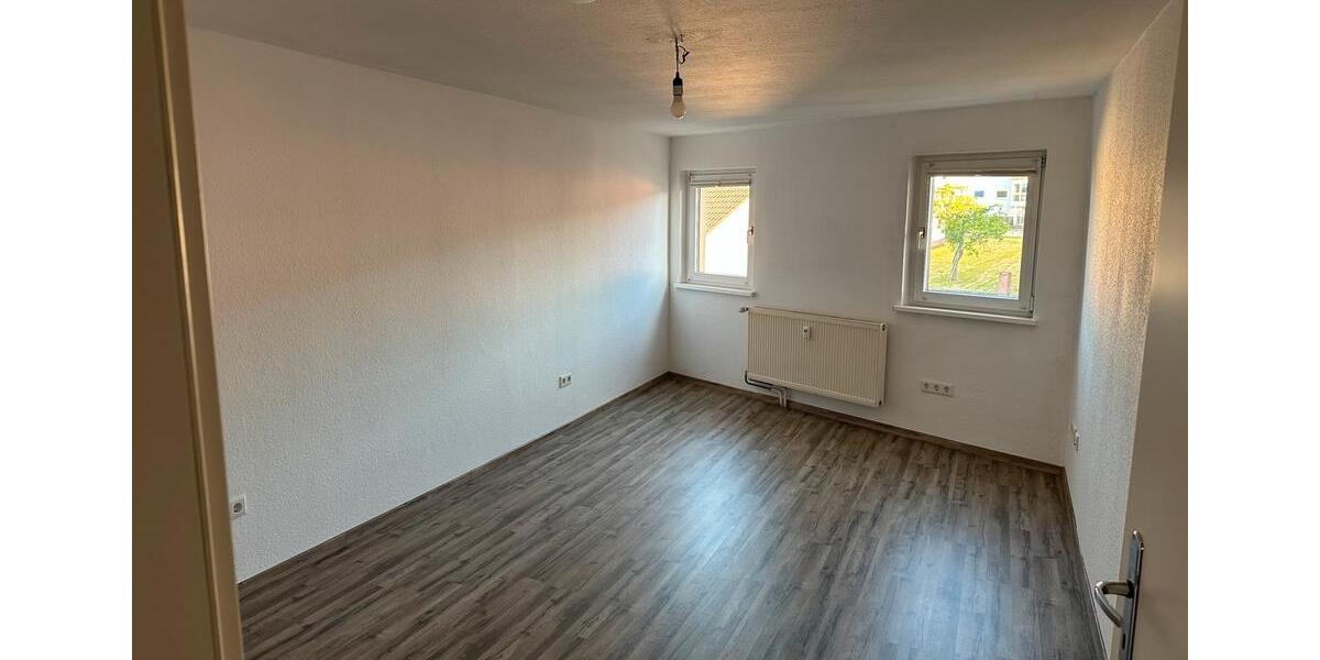 Dachgeschoßwohnung Goldbach - 3 Zimmer, 60 m&sup2;, 750&euro; | Angebot:25168423