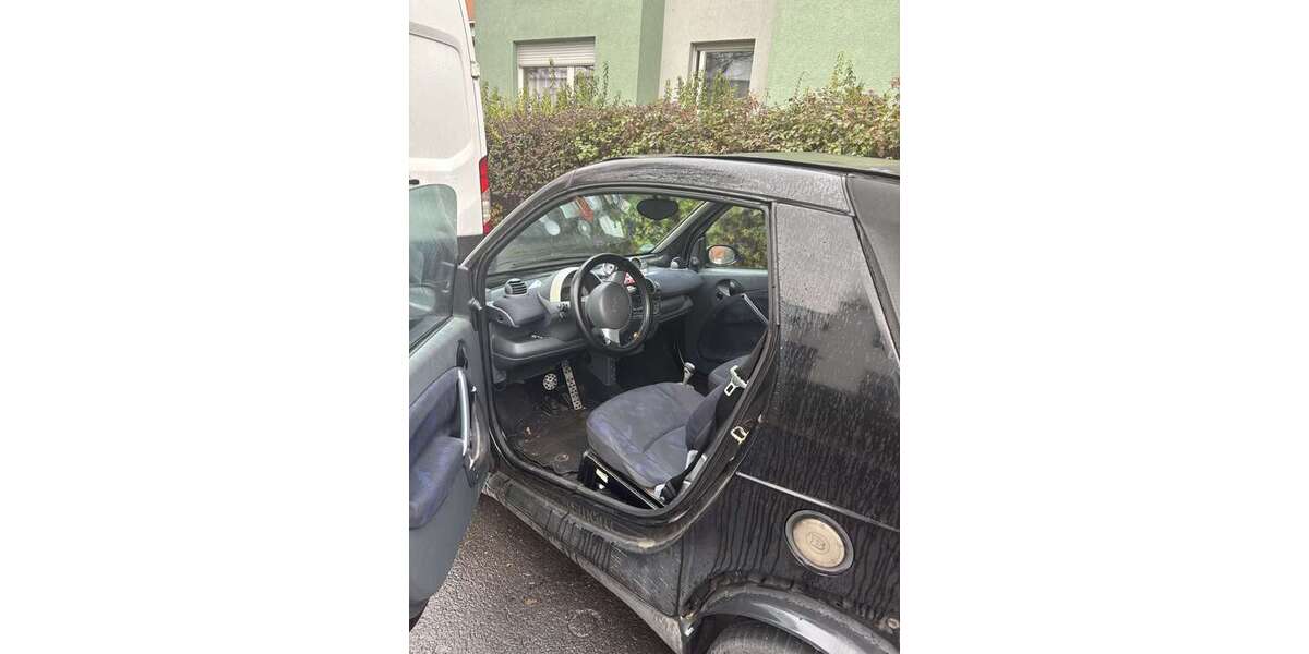 Smart forTwo 104.215 km 650 &euro; Frankfurt am Main 60439