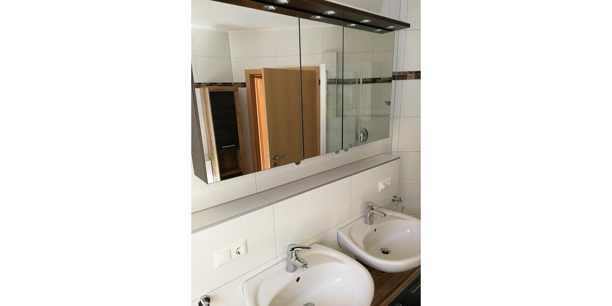 Etagenwohnung Großostheim - 4 Zimmer, 120 m&sup2;, 1.200&euro; | Angebot:24351821