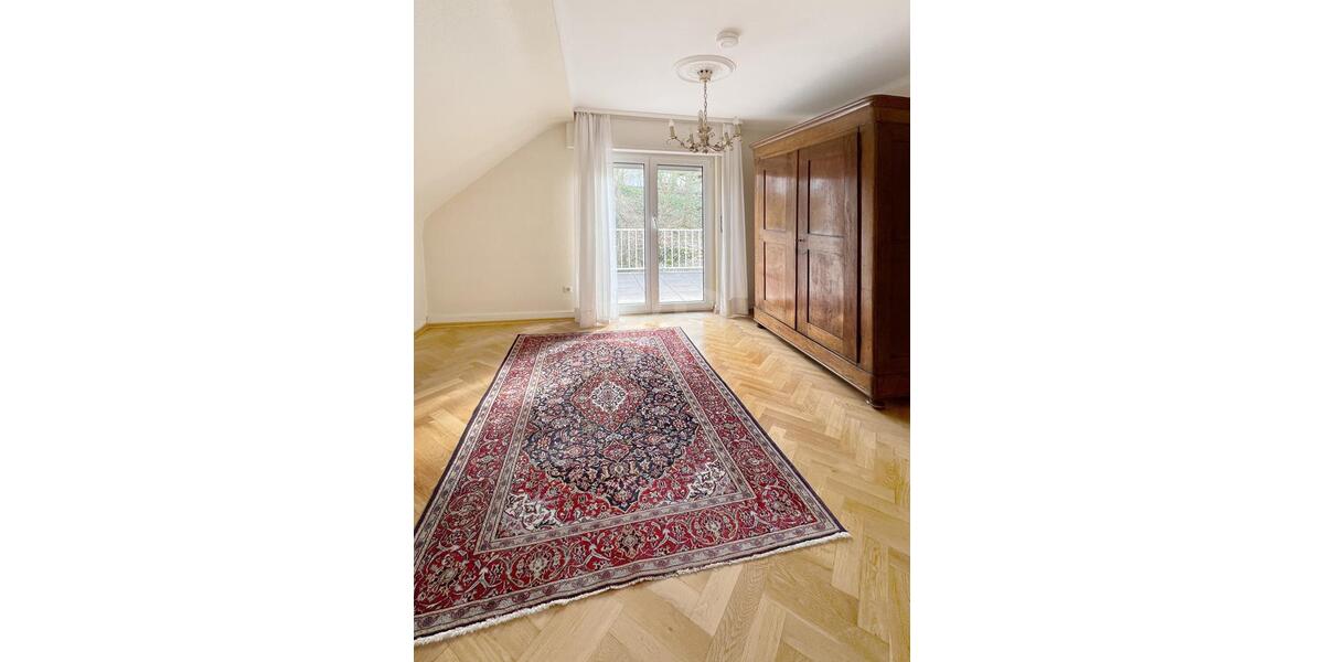 Maisonettenwohnung Kelsterbach - 8 Zimmer, 215 m&sup2;, 2.600&euro; | Angebot:25236970