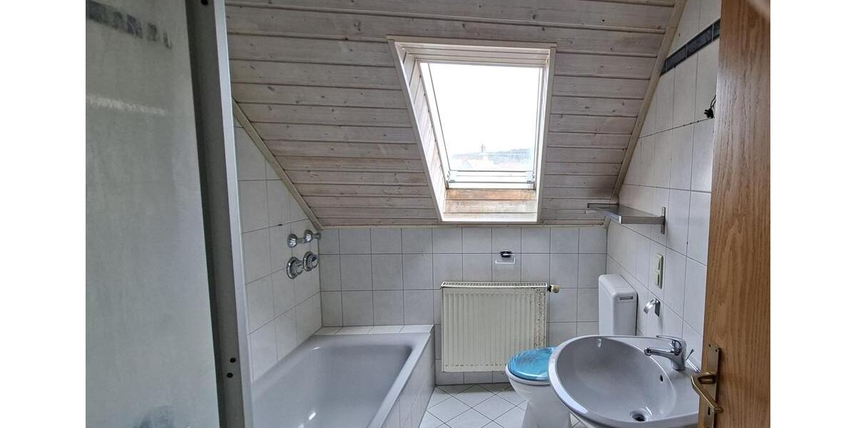 Dachgeschoßwohnung Glauburg - 6 Zimmer, 173 m&sup2;, 275.000&euro; | Angebot:26607916