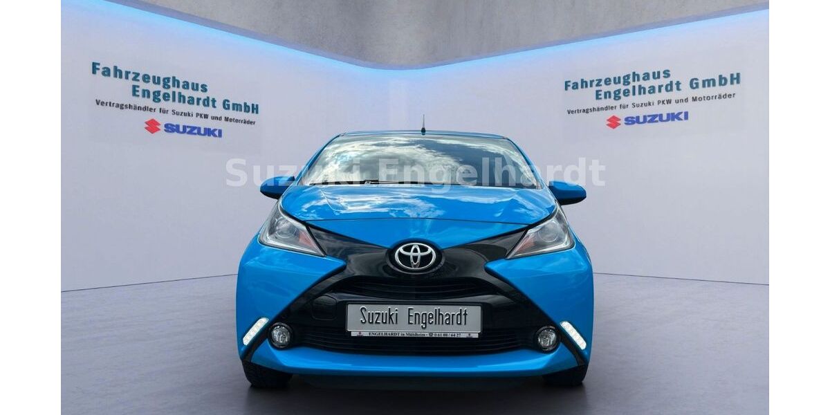 Toyota Aygo (X) 64.000 km 8.850 &euro; Mühlheim 63165