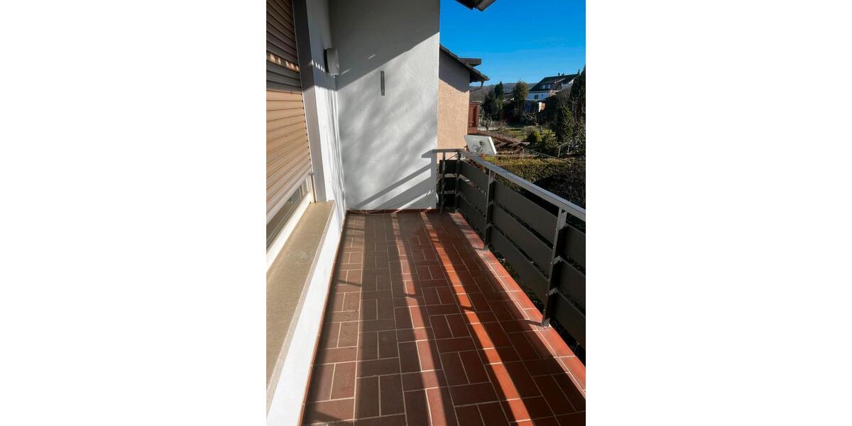 Etagenwohnung Gründau - 3 Zimmer, 100 m&sup2;, 1.350&euro; | Angebot:25827332