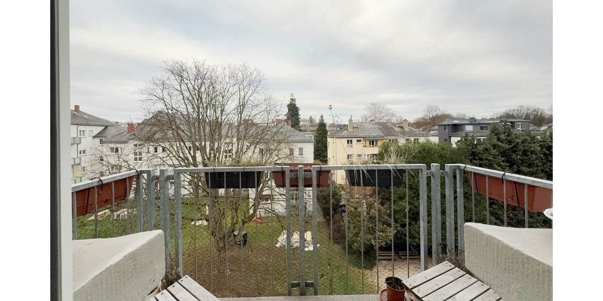 Frankfurt-Dornbusch: Schöne 4,5 Zimmerwohnung mit Balkon in beliebter Wohnlage! - Etagenwohnung Frankfurt am Main Mitte-Nord | Angebot:24257618