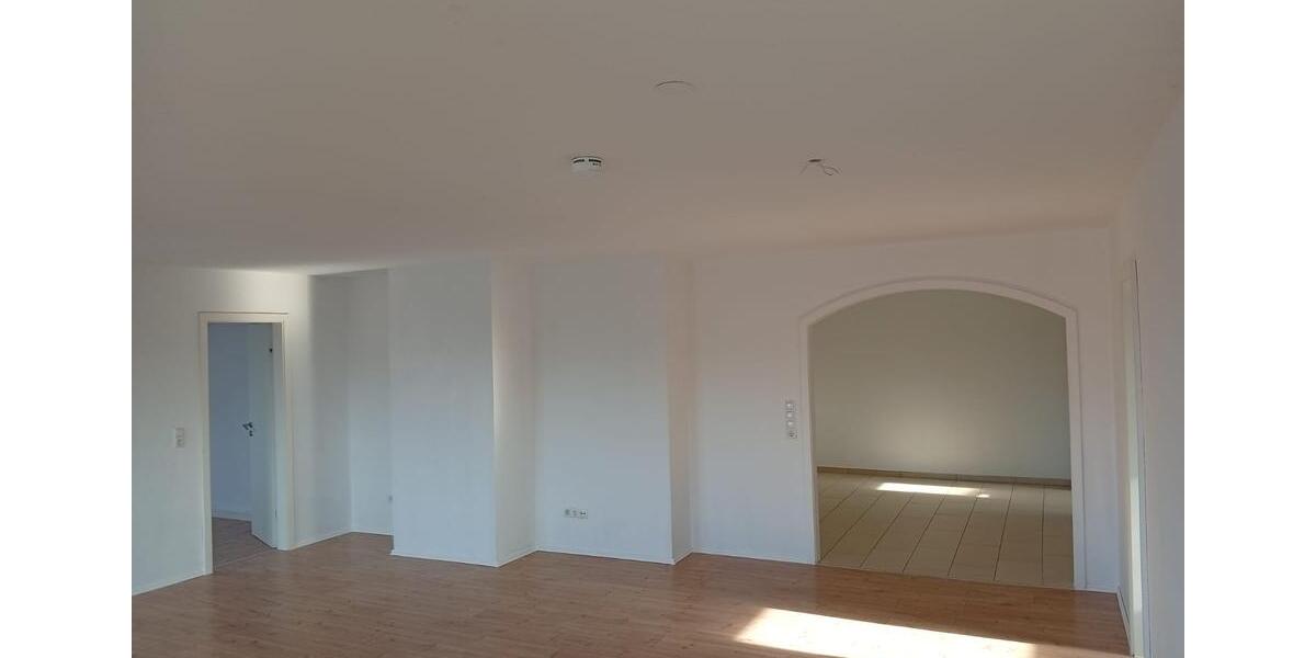 Dachgeschoßwohnung Gelnhausen - 3.5 Zimmer, 105 m&sup2;, 1.090&euro; | Angebot:25542849