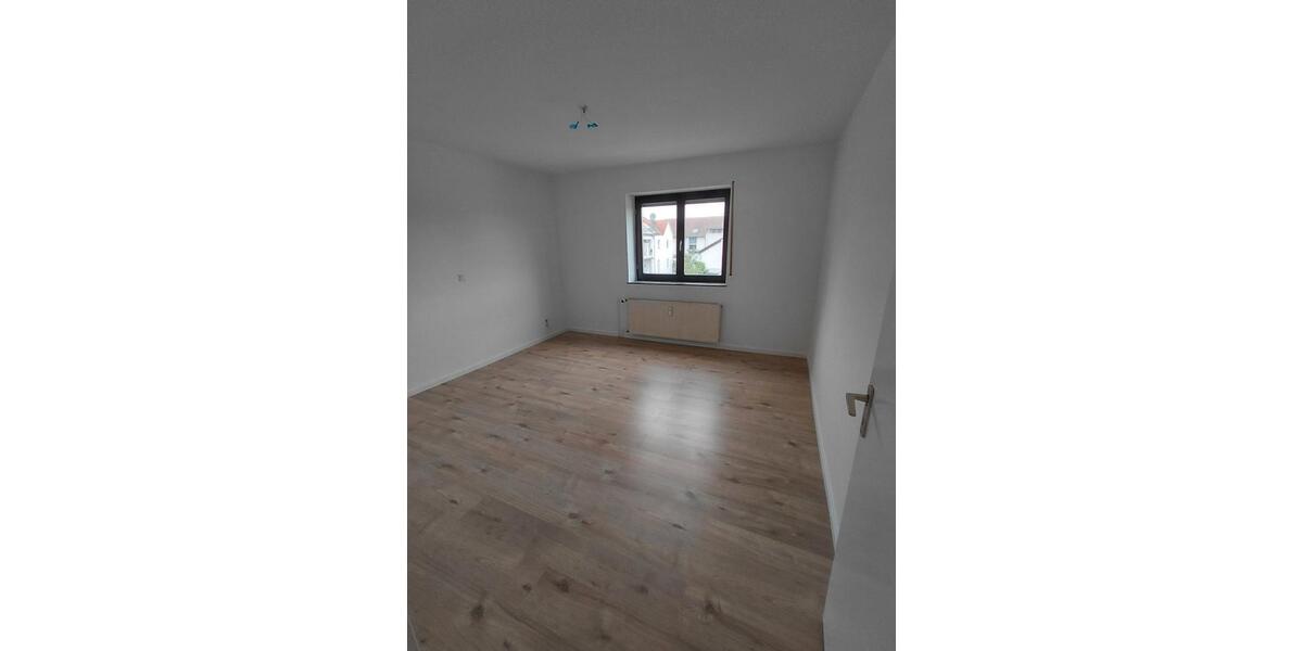 Etagenwohnung Großkrotzenburg - 3 Zimmer, 87 m&sup2;, 1.000&euro; | Angebot:26439321