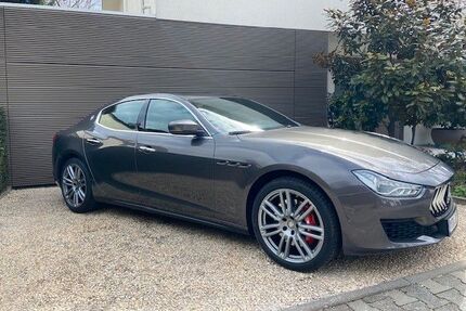 Maserati Ghibli 75.600 km 35.900 &euro; Bad Soden 65812
