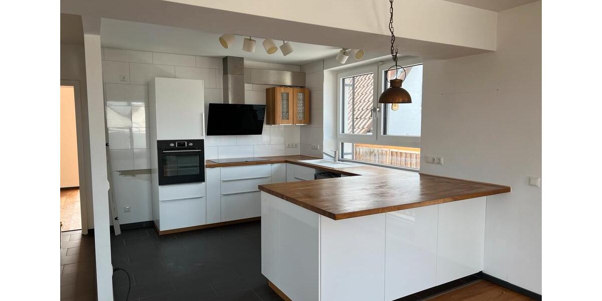 Dachgeschoßwohnung Seligenstadt - 4.5 Zimmer, 165 m&sup2;, 1.980&euro; | Angebot:27628523