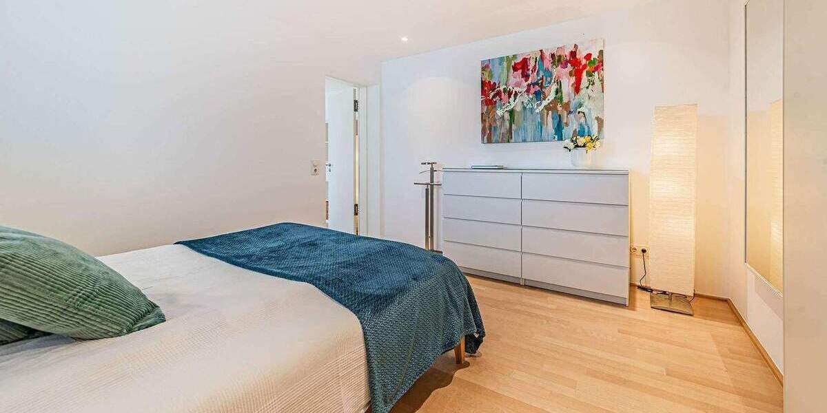 Etagenwohnung Frankfurt am Main Bahnhofsviertel - 2 Zimmer, 65 m&sup2;, 2.340&euro; | Angebot:25661899