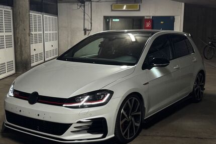 VW Golf 105.000 km 22.500 &euro; Frankfurt am Main 60389