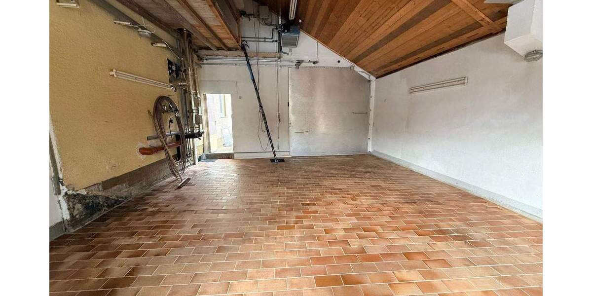 Mehrfamilienhaus, Wohnhaus Niederdorfelden - 8 Zimmer, 850.000&euro; | Angebot:25701227