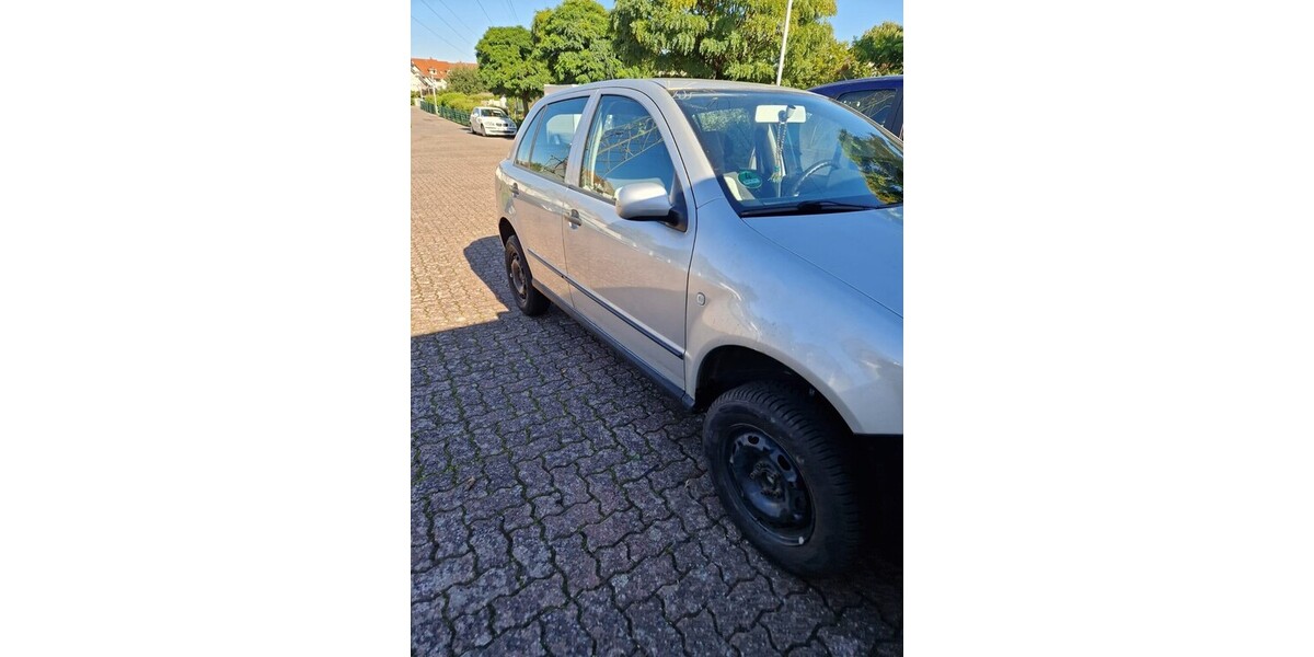 Skoda Fabia 14.800 km 2.300 &euro; Aschaffenburg 63701